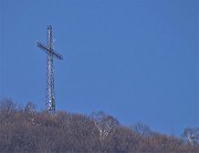 16 Zoom sulla croce del Canto Alto (1146 m)